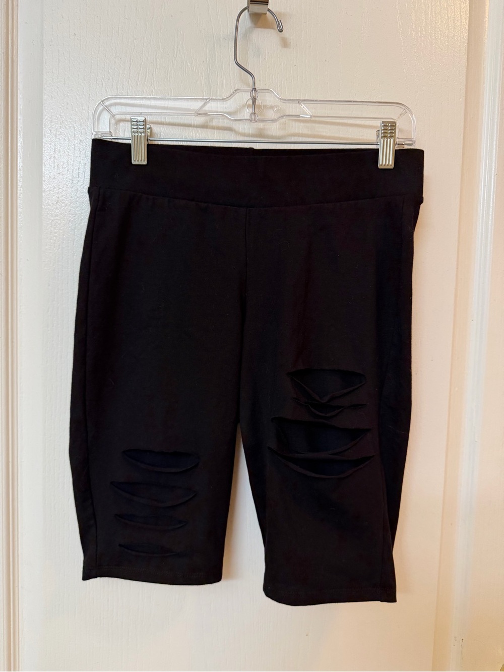 Torrid size 00 M/L  Black Distressed High-Rise Bike Shorts NWOT